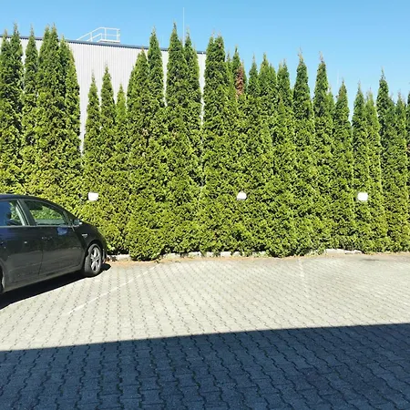 Gemuetliches Souterrain In * 랑게나르겐