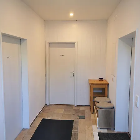 Gemuetliches Souterrain In