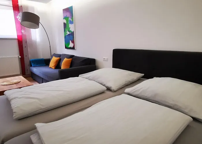 Gemuetliches Souterrain In 아파트