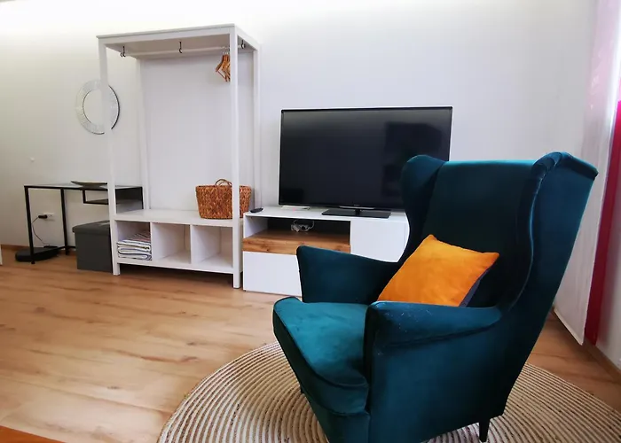 Gemuetliches Souterrain In 랑게나르겐